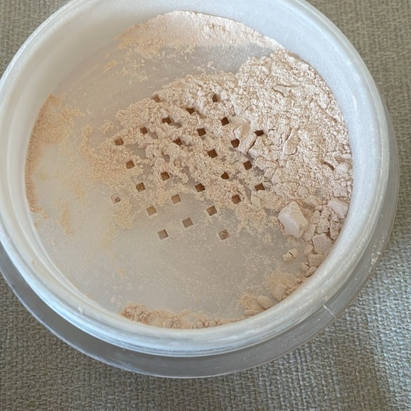 Loose powder - Picture 2 of 4